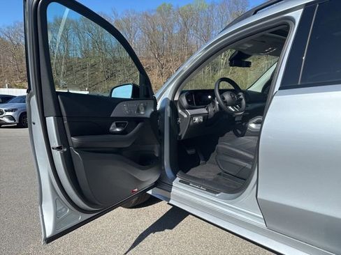 New 2026 Mercedes-Benz GLS 450 4MATIC image 19