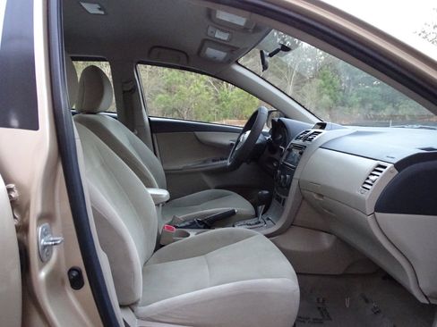 Used 2013 Toyota Corolla LE image 10