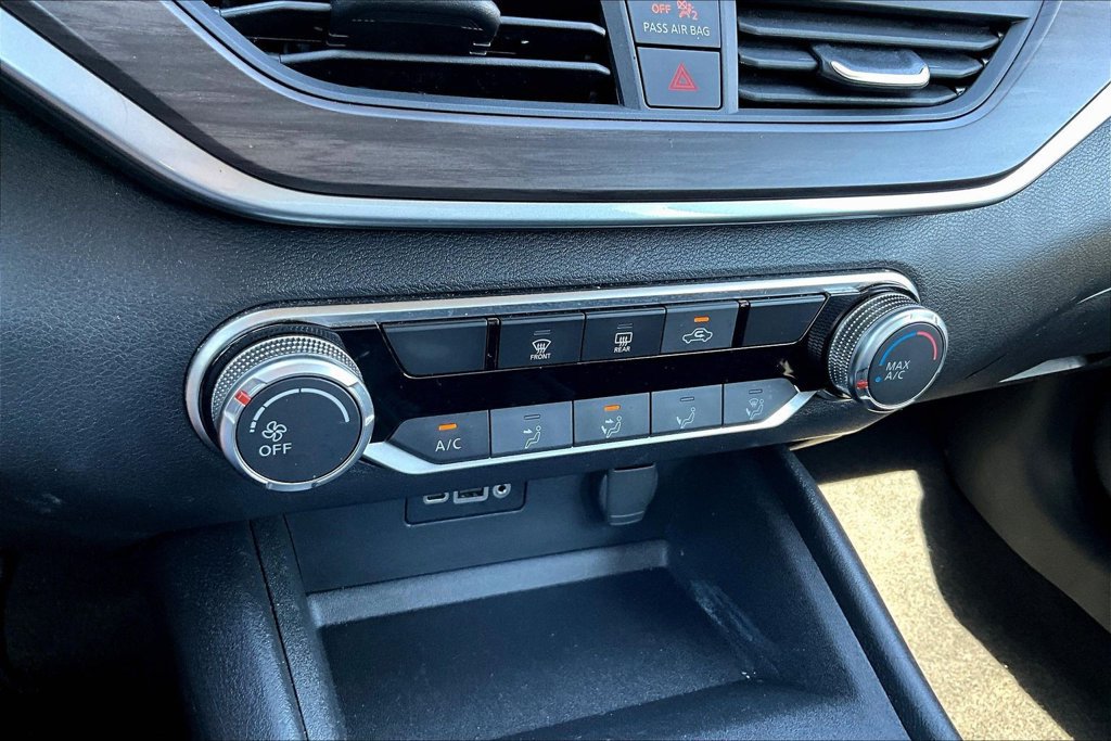 Used 2025 Nissan Altima 2.5 SV FWD image 16