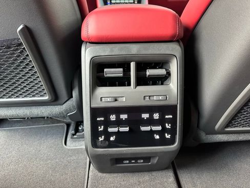 Used 2026 Porsche Macan 4S Electric AWD/4WD image 39