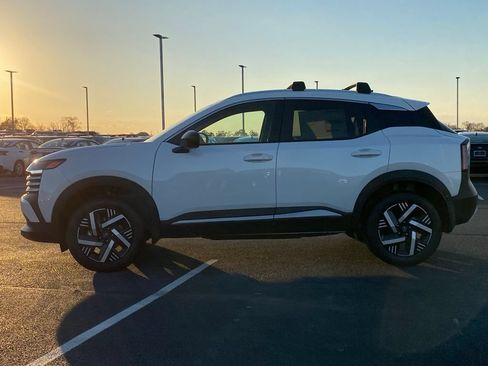 New 2026 Nissan Kicks SV w/ SV Premium Package FWD image 7