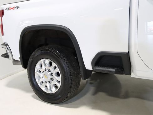 Used 2024 Chevrolet Silverado 2500 LTZ image 7