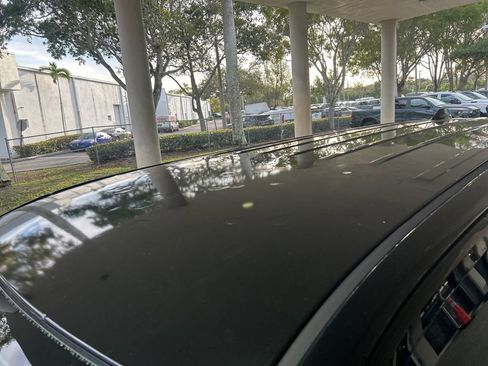 Used 2018 Dodge Durango SRT w/ Technology Group image 18