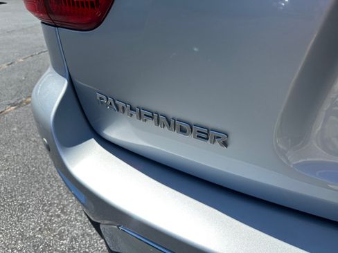 Used 2018 Nissan Pathfinder SV FWD image 26