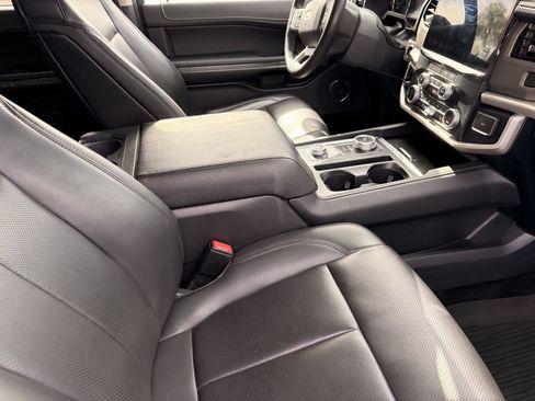 Used 2022 Ford Expedition XLT AWD/4WD image 12