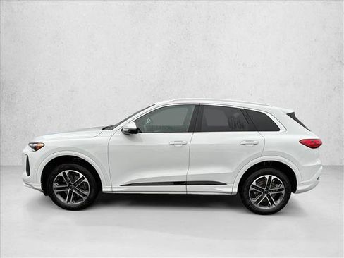 Used 2025 Audi Q5 Premium w/ Convenience Package AWD/4WD image 8
