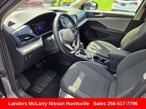 Used 2024 Volkswagen Taos SE AWD/4WD image 17