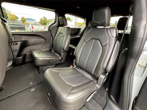 New 2026 Chrysler Pacifica Select image 10