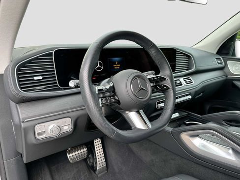 Used 2026 Mercedes-Benz GLS 450 4MATIC image 9