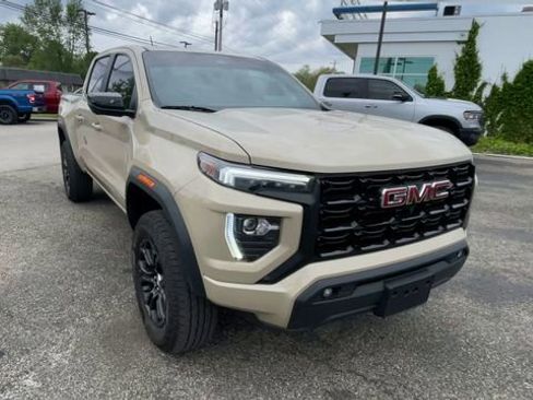 Used 2023 GMC Canyon Elevation w/ Convenience Package AWD/4WD image 4