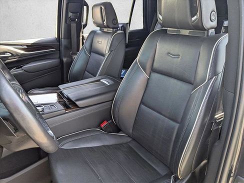 Used 2022 Cadillac Escalade Premium Luxury w/ Performance Package AWD/4WD image 17