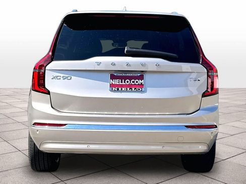 New 2026 Volvo XC90 T8 Plus w/ Protection Package Premier AWD/4WD image 6