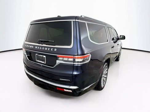 Used 2023 Jeep Grand Wagoneer L Series II w/ Flexible Seating Group AWD/4WD image 5