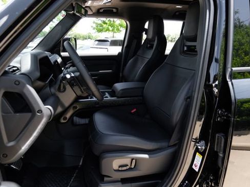 New 2026 Land Rover Defender 110 OCTA AWD/4WD image 45