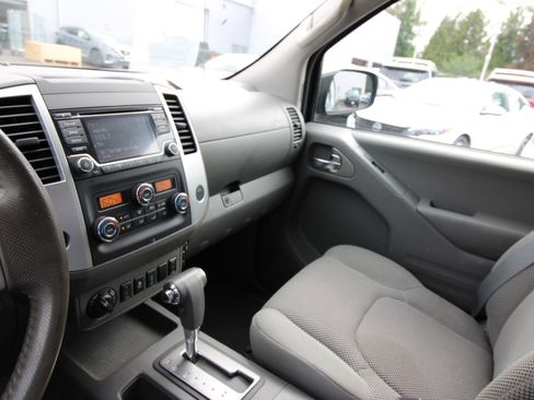 Used 2017 Nissan Frontier SV w/ SV Value Truck Package image 17