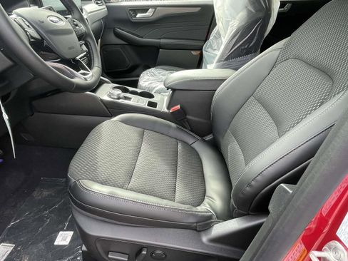 New 2026 Ford Escape SE image 10
