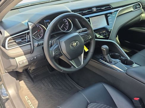 Used 2018 Toyota Camry SE image 15