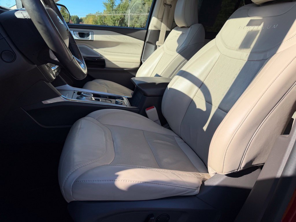 Used 2023 Ford Explorer Platinum w/ Technology Package AWD/4WD image 10