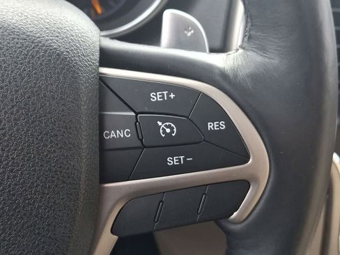 Used 2014 Jeep Grand Cherokee Limited image 24