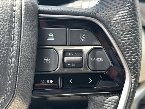 Used 2025 Toyota Sequoia Capstone AWD/4WD image 28