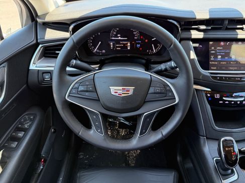 Used 2017 Cadillac XT5 Premium Luxury FWD image 14