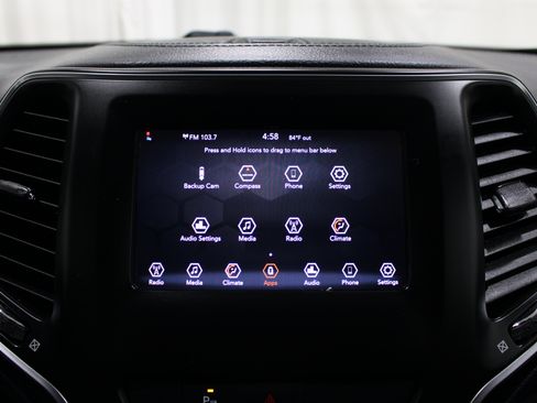 Used 2019 Jeep Cherokee Latitude Plus AWD/4WD image 12