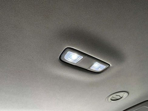 Used 2019 Buick Enclave Essence image 45