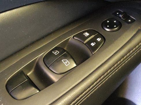 Used 2015 Nissan Pathfinder SL w/ Cargo Package FWD image 27