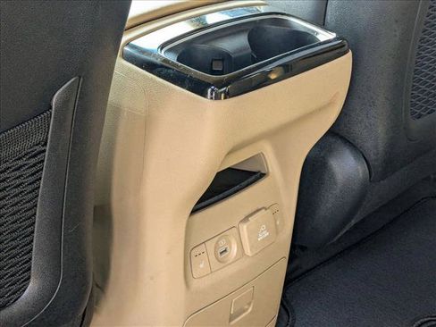 Used 2015 Kia Sedona SX image 16