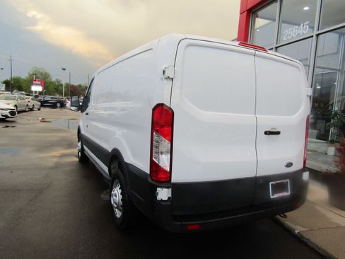 Used 2021 Ford Transit 150 Low Roof AWD image 7