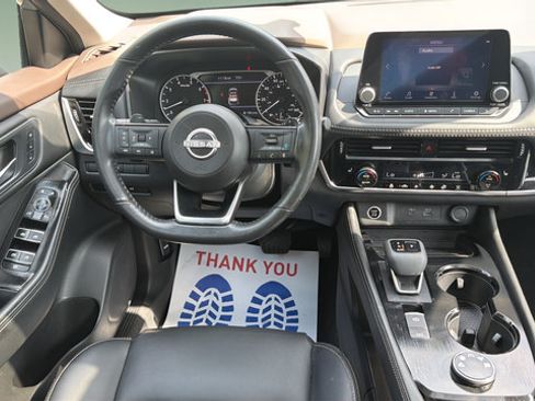 Used 2023 Nissan Rogue SL AWD/4WD image 3