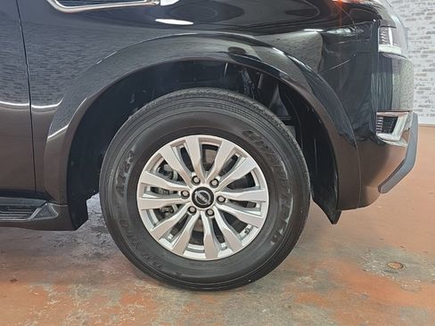 Used 2024 Nissan Armada SV image 9