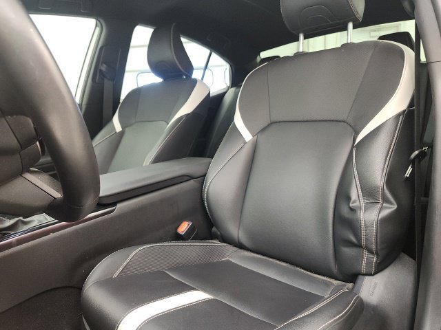 Used 2025 Toyota Camry SE w/ Convenience Package FWD image 13