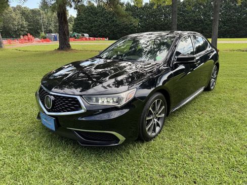 Used 2018 Acura TLX V6 w/ Technology Package FWD image 2