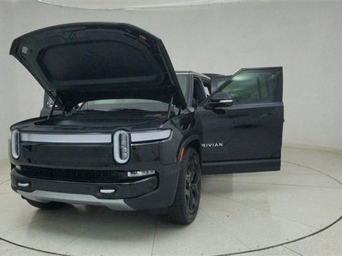Used 2024 Rivian R1S Adventure image 74
