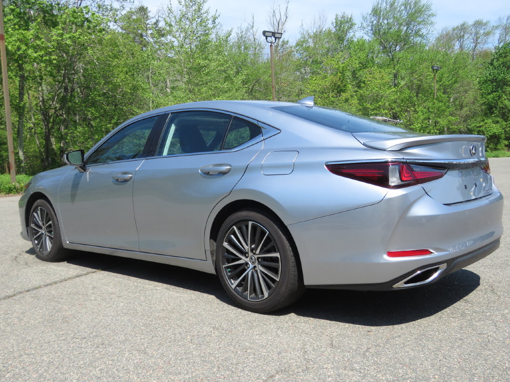 Used 2024 Lexus ES 350 w/ Premium Package FWD image 7