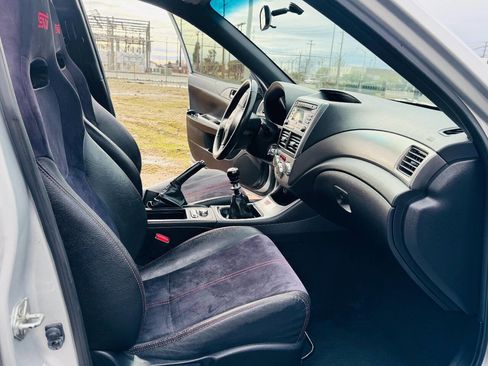 Used 2010 Subaru Impreza WRX STI image 11