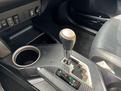 Used 2014 Toyota RAV4 Limited image 33