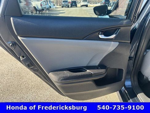 Used 2019 Honda Civic EX image 11