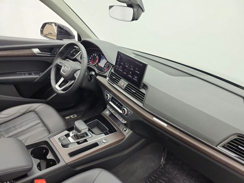 Used 2023 Audi Q5 2.0T Premium w/ Convenience Package AWD/4WD image 19