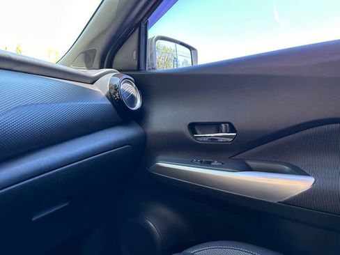 Certified 2020 Nissan Kicks SV FWD image 19