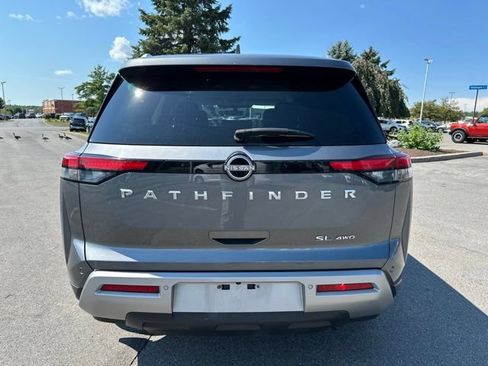 Used 2023 Nissan Pathfinder SL AWD/4WD image 4