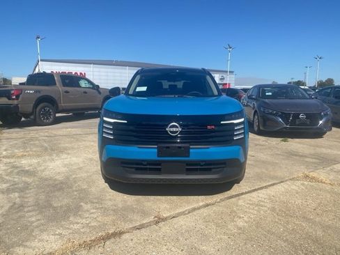 New 2025 Nissan Kicks SR image 9