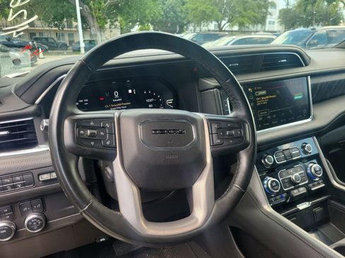 Used 2023 GMC Yukon XL Denali AWD/4WD image 19