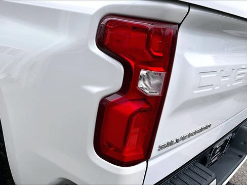 Used 2019 Chevrolet Silverado 1500 High Country w/ Technology Package image 27