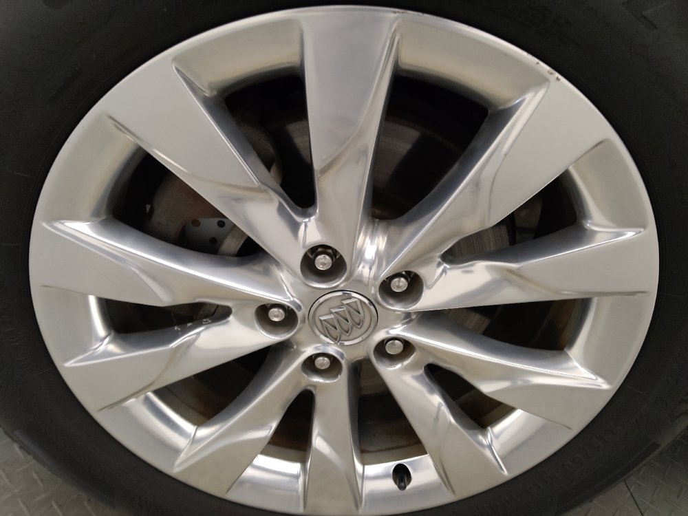 Used 2017 Buick Envision Essence FWD image 31