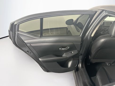 Used 2022 Nissan Sentra SR w/ SR Premium Package FWD image 24