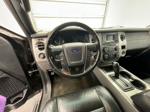 Used 2017 Ford Expedition EL XLT w/ Equipment Group 201A AWD/4WD image 9
