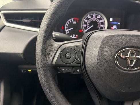 Used 2022 Toyota Corolla LE image 23