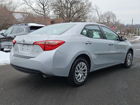 Used 2019 Toyota Corolla LE image 6